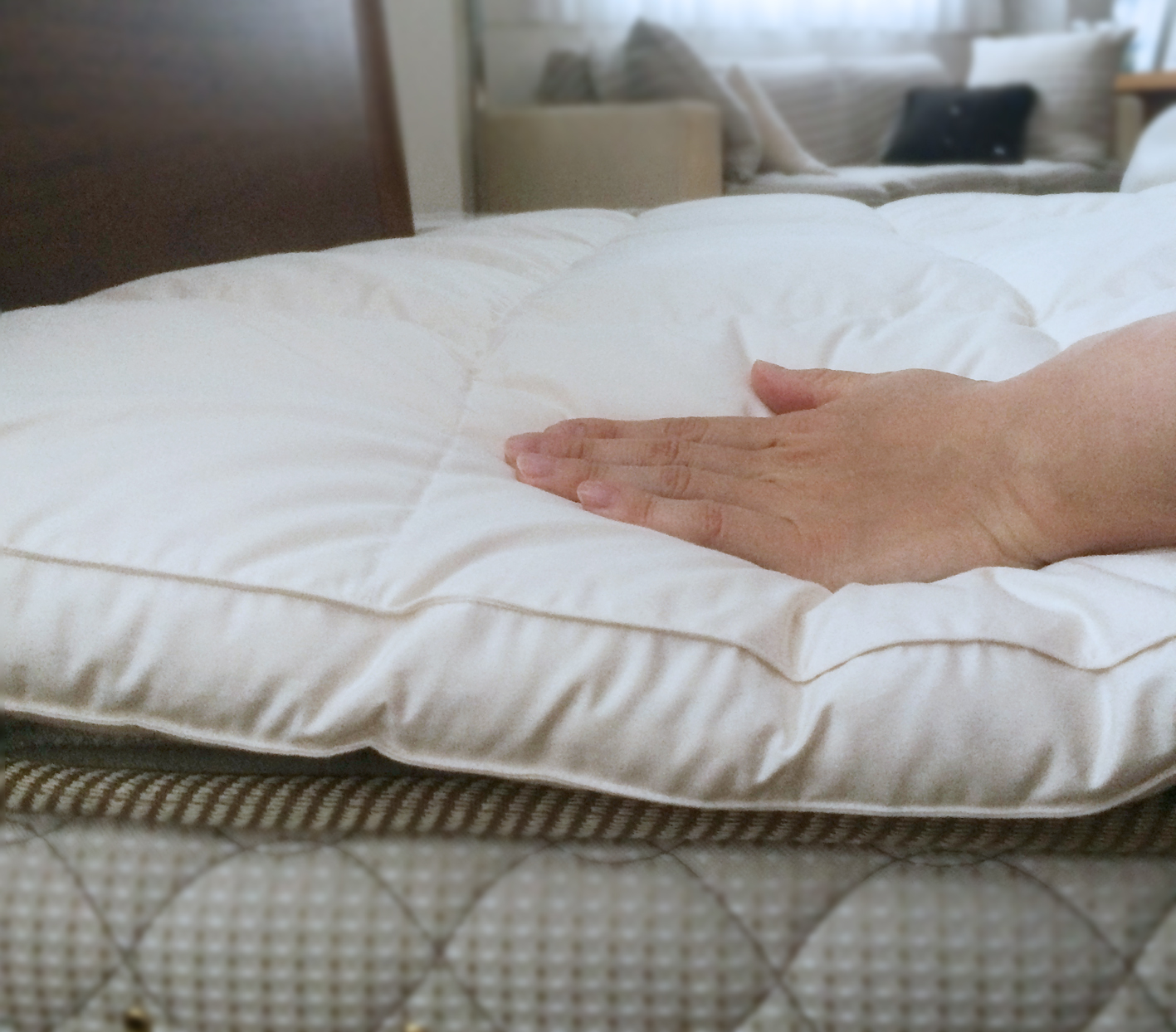 ホテルの寝心地に近づけるために～ダウンパッド | kokiku